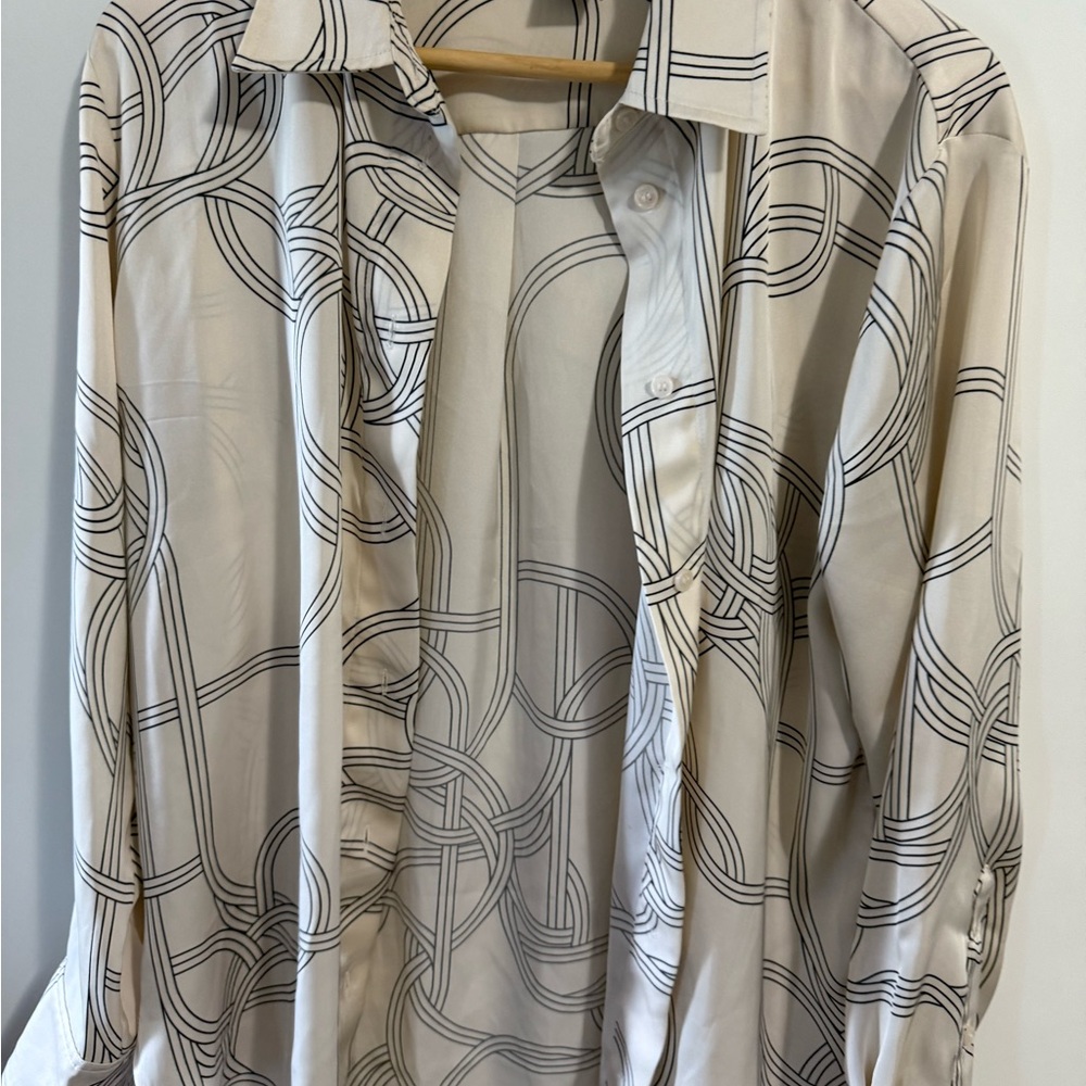 2/20$ H&M Beige and Black Button Down Shirt